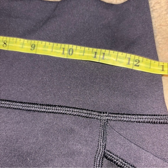 Lululemon Activewear Bundle – Size 8 + JUNK Headband - Picture 8 of 14